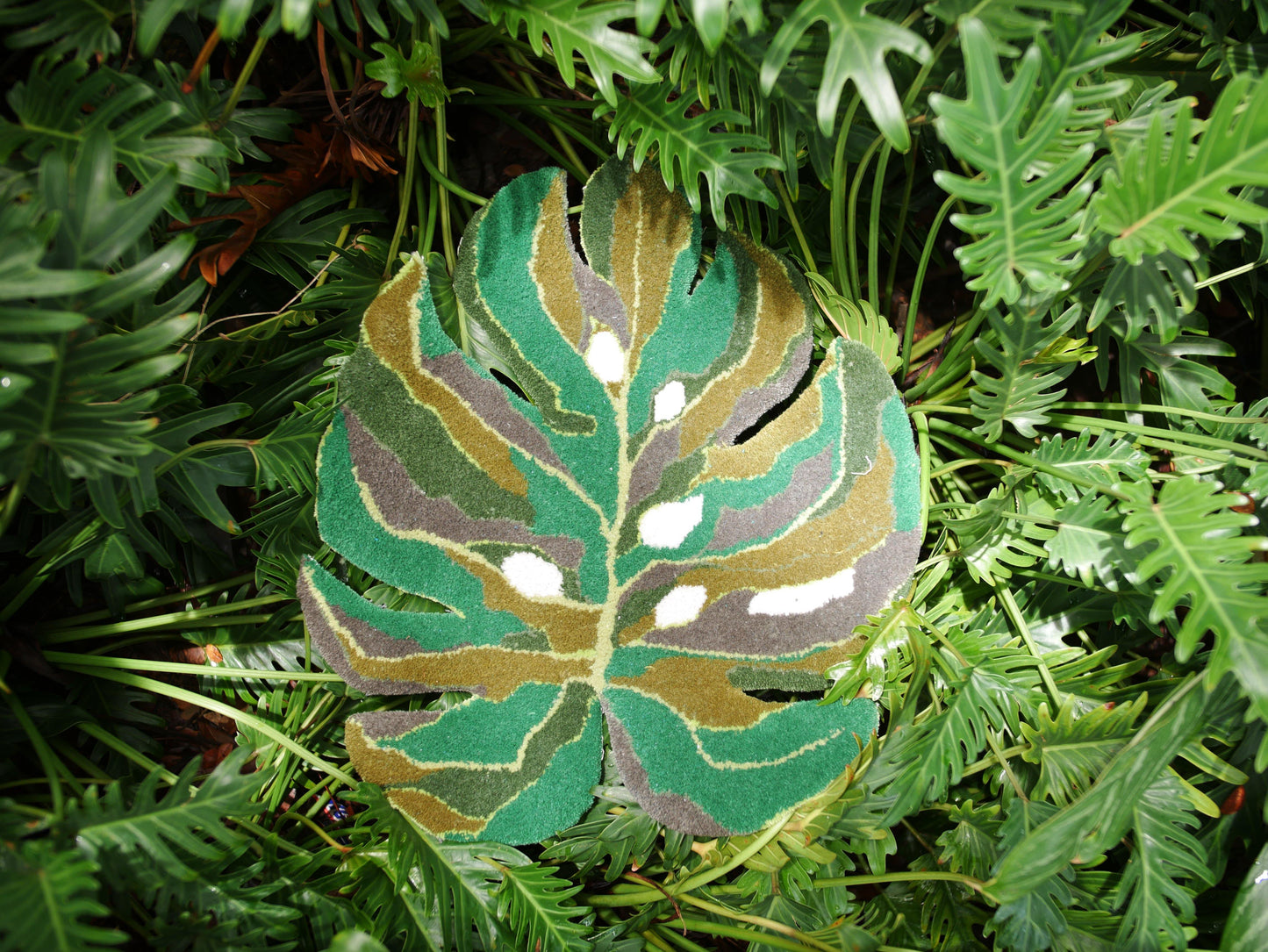 Monstera Tufted Rug - TUFT CLUB
